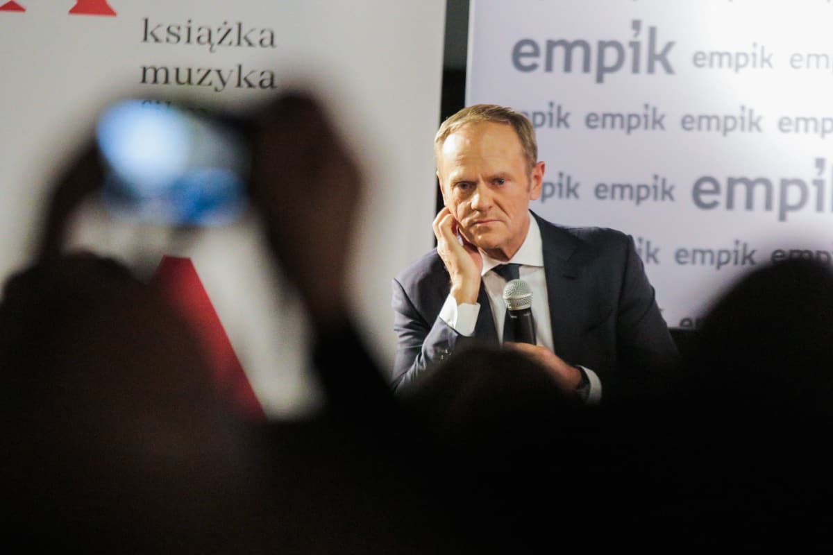 Donald Tusk promuje swoja ksiazke we Wroclawiu